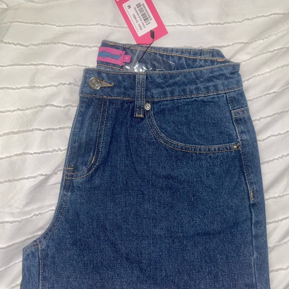 Petite Raelynn Washed Low Rise Jeans - Picture 3 of 5